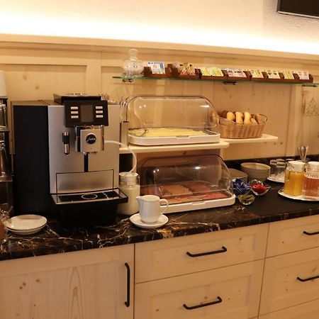 Haus Alpenflora Apartment เฟลียร์ช ภายนอก รูปภาพ