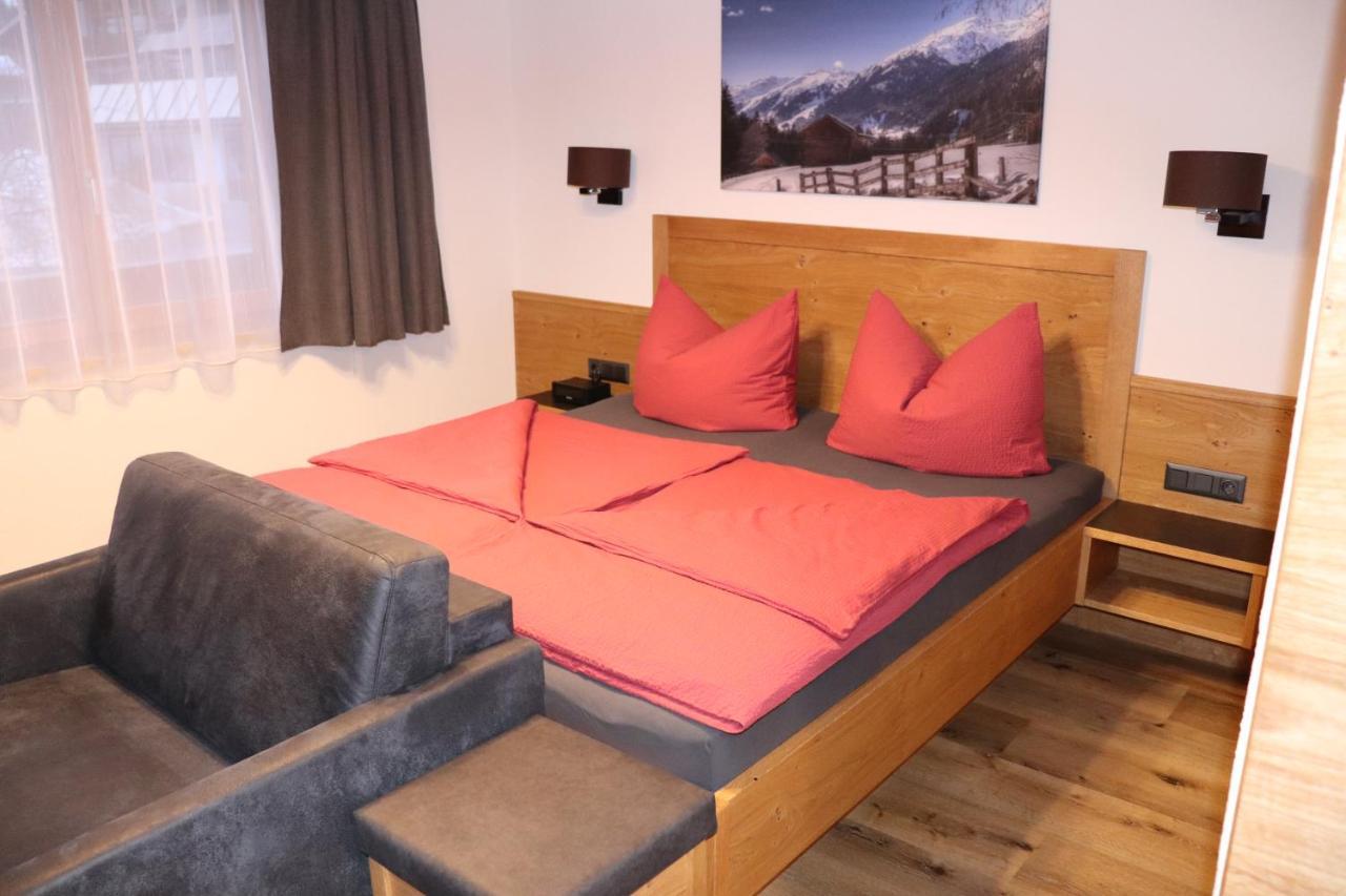 Haus Alpenflora Apartment เฟลียร์ช ภายนอก รูปภาพ