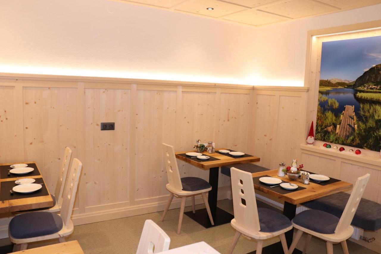 Haus Alpenflora Apartment เฟลียร์ช ภายนอก รูปภาพ