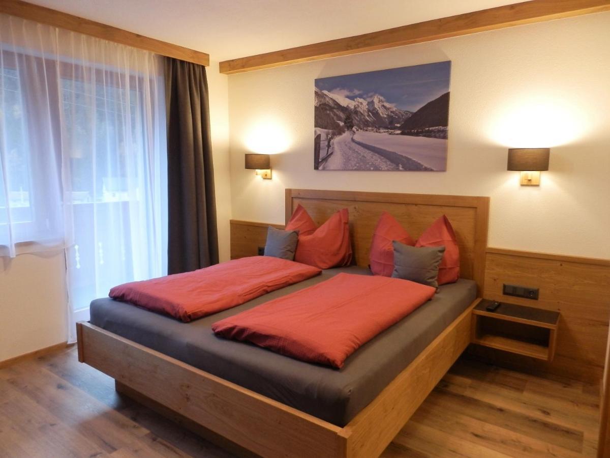 Haus Alpenflora Apartment เฟลียร์ช ภายนอก รูปภาพ